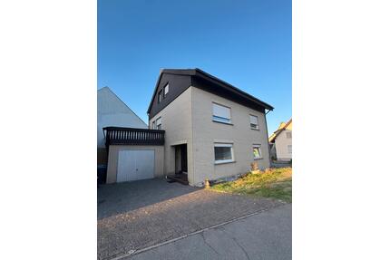 Einfamilienhaus zu vermieten - 1.200,00&nbsp;EUR Kaltmiete, ca.&nbsp; 200,00&nbsp;m&sup2; in Berkatal (PLZ: 37297)
