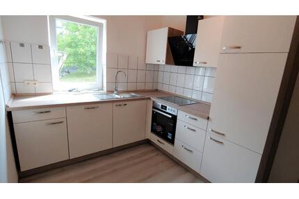 Helle 2-Zimmer-Wohnung 70 m² | Balkon | Einbauküche | PKW Platz - Bad Wildungen