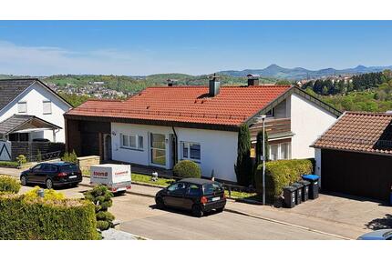 Freistehendes Einfamilienhaus mit Einliegerwohnung, Albershausen