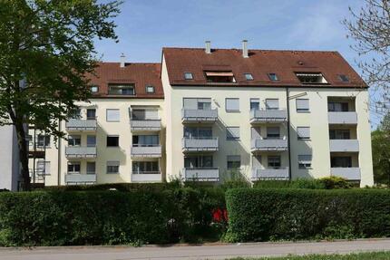 3 Zimmer DG Wohnung, provisionsfrei mit Südbalkon und Weitblick. - Stadtbergen