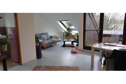 Gemütliche Dachgeschosswohnung mit Balkon zu vermieten - Detmold Hakedahl