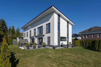 Haus zum Kaufen in Lünen 1.100.000,00 € 234 m²
