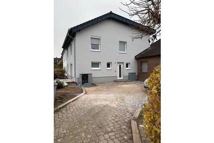 Charmante 4,5 Zimmer Wohnung mit Garten in Köln-Heimersdorf
