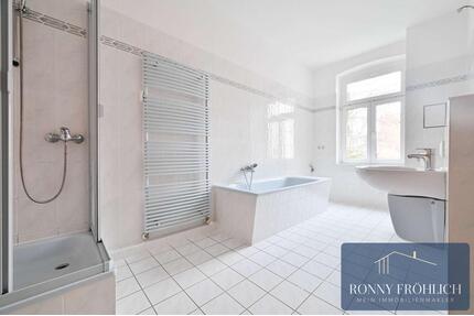 Helle 3-Zimmer-Wohnung mit Aufzug und Tageslichtbad mit Wanne + Dusche in Meerane, toller Grundriss