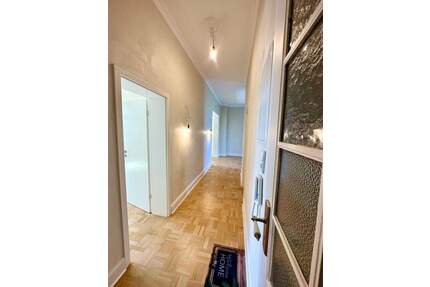 **Kernsanierte Designer-Altbauwohnung mit Stil, Komfort & Weitblick - provisionsfrei ** - Frankfurt Bockenheim