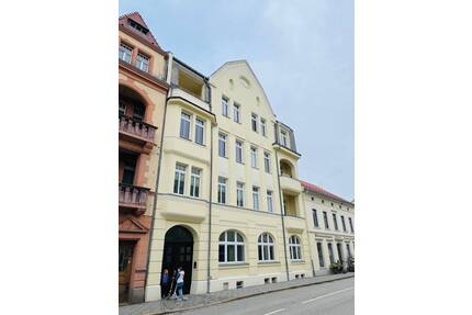 sanierte Dreiraumwohnung mit 2 Balkonen im gepflegtem Altbau - Leisnig