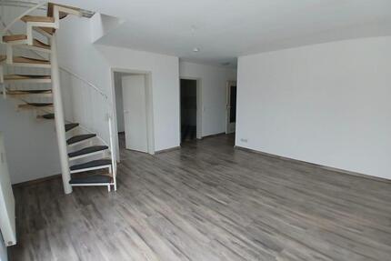 Bezugsfertige 4 Zimmer Wohnung - 750,00&nbsp;EUR Kaltmiete, ca.&nbsp; 99,40&nbsp;m&sup2; in Schkölen (PLZ: 07619)