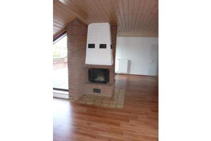 PeineCity-Lage - gepflegte 3 -Zimmerwohnung, Kamin und Dachterrasse