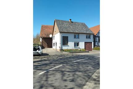 Familienhaus mit Scheune und Garten in 36320 Kirtorf Alsfeld 11km