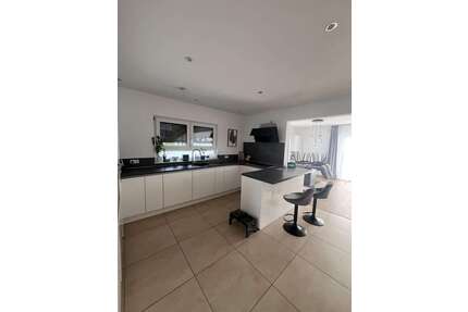 Haus zum Mieten in Weidenstetten 2.000,00 € 150 m²