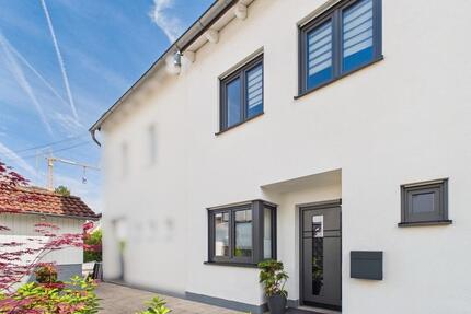 Gepflegtes Reihenmittelhaus mit 2 TG Stellplätzen - Kelheim