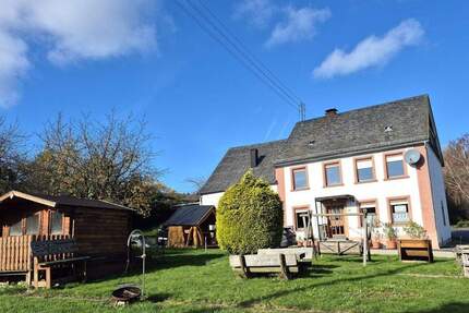 Gemütliches Hunsrücker-Bauernhaus mit ca. 1350 m² GrundstückBauland! - Morbach / Elzerath