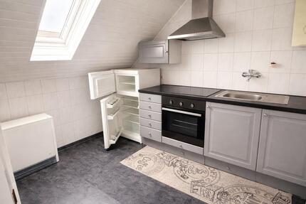 Helle 3-Zimmer Dachgeschosswohnung mit EBK in Krefeld