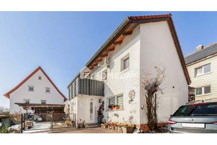 Charmantes Einfamilienhaus mit durchdachter Raumaufteilung und sonnigem Balkon - Simmelsdorf Diepoltsdorf