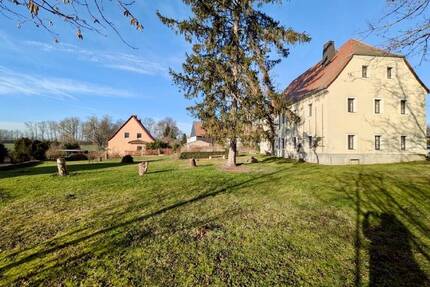 Ehemaliges Pfarrhaus im Raum Lommatzsch bei Meißen