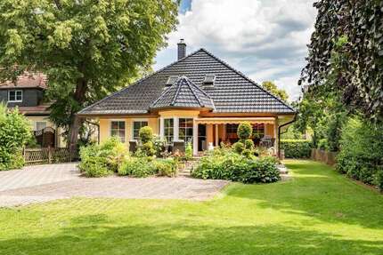 Haus zum Kaufen in Kleinmachnow 1.595.000,00 € 242 m²