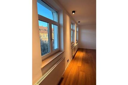 ** Nürnberg Nord - kernsanierte 4 Zimmer Wohnung mit Balkon, toller Aussicht & hohem Wohnkomfort **