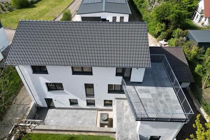 Exklusiv modernisierte KfW-55 Wohnung mit traumhafter Dachterasse - Monheim