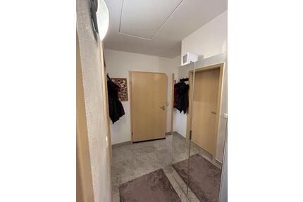1-Zimmer-Dachgeschosswohnung mit seperater Küche und Bad - Ingolstadt Nordost