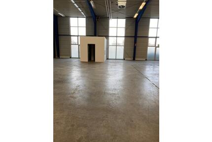 Großzügige Halle in attraktiver Lage von Ichtershausen zu vermieten - Amt Wachsenburg