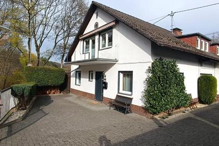 Einzugsbereite Doppelhaushälfte mit Garten! - Siegen Eiserfeld