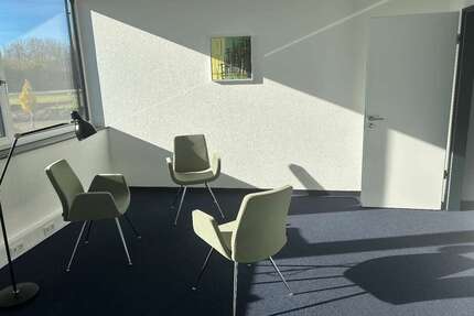 Büro in Aichtal 395,00 € 56 m² - 395,00&nbsp;EUR Kaltmiete, ca.&nbsp; 56,00&nbsp;m&sup2; in Aichtal (PLZ: 72631)