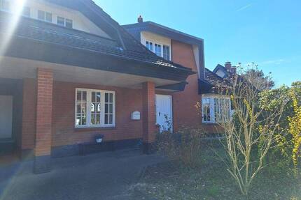 Exklusives Einfamilienhaus in naturnaher Stadtrandlage - Bad Oldesloe