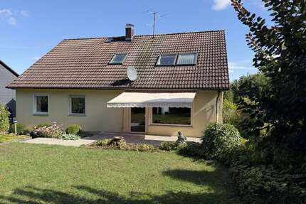 Haus zum Kaufen in Nidderau 490.000,00 € 236 m²