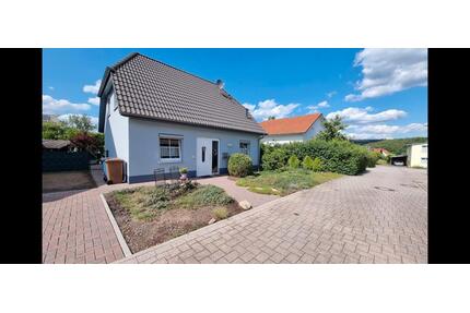 Einfamilienhaus in Hochspeyer - 490.000,00&nbsp;EUR Kaufpreis, ca.&nbsp; 120,00&nbsp;m&sup2; in Hochspeyer (PLZ: 67691)