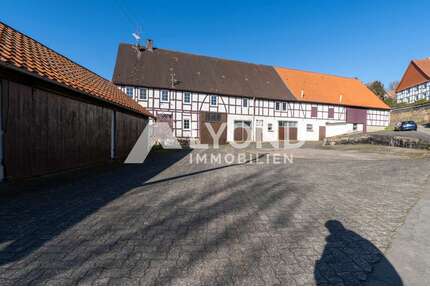 Haus zum Kaufen in Bad Arolsen Schmillinghausen 159.000,00 € 220 m² - Bad Arolsen / Schmillinghausen