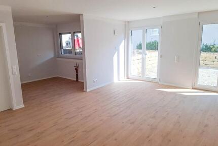 Tolle 3-Zimmer-Wohnung mit Terrasse und Gartenanteil - Leonberg