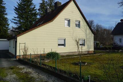 Großes Grundstück (ca. 1.200 m²) mit Bestandshaus in Unterschleiß - Unterschleißheim