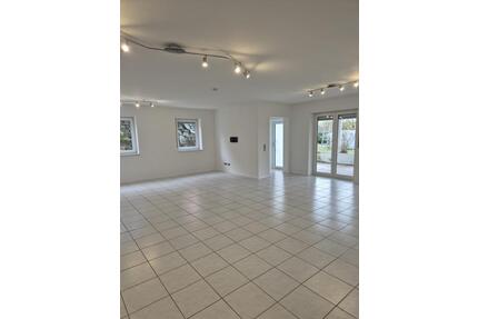 Helle Einliegerwohnung mit Terrasse und Doppel-Carport*112m2* - Katzweiler