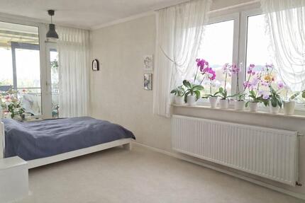 Schöne helle Wohnung mit Fahrstuhl, Loggia und Weitblick in Bad Salzuflen, Zentrum