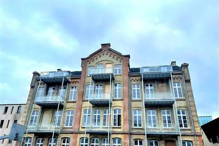2-Zimmerwohnung mit Balkon Schloßstraße 28 in ehemaliger Voigtschule - Kulturdenkmal - Flensburg Neustadt