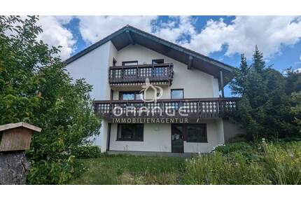 ***Selbst einziehen & vermieten: Haus mit getrennten Wohneinheiten und traumhaftem Ausblick*** - Dischingen