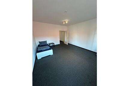 ZIMMER FREI WG - 480,00&nbsp;EUR Kaltmiete, ca.&nbsp; 223,00&nbsp;m&sup2; in Geislingen an der Steige (PLZ: 73312)