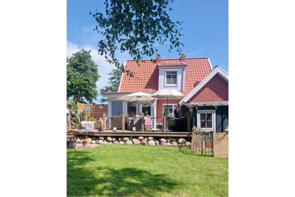 Modernisiertes Einfamilienhaus mit großem Garten in ruhiger Lage - Hinte