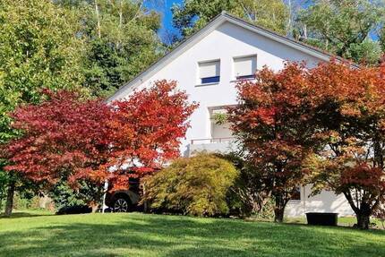 Zweifamilienhaus in unverbaubarer Aussichtslage - ein Traum für jede Familie - Grenzach-Wyhlen