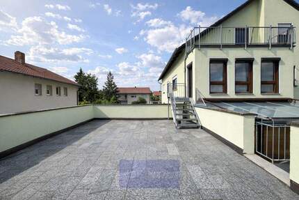 WOHNUNGSPAKET 2 EINHEITEN: 8 ZIMMER, GARTEN, GROSSE DACHTERRASSE & DOPPELGARAGE, EBK, BALKON - Adelsdorf