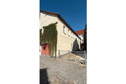 Königsbrück. Räume in Innenstadtlage GWWhg zu vermieten.