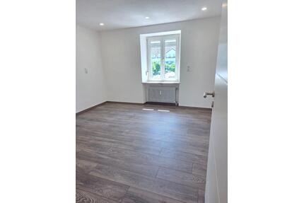 Kernsanierte 3-Zimmer-Wohnung - 1.520,00&nbsp;EUR Kaltmiete, ca.&nbsp; 71,10&nbsp;m&sup2; in Lörrach (PLZ: 79540) Salzert