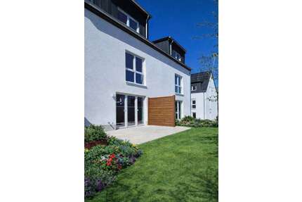 Haus zum Mieten in Fuldatal 1.690,00 € 140 m²