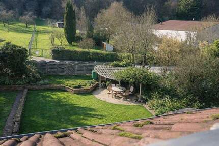 Traumhaftes Haus in grüner Idylle mit Einliegerwohnung und Grillplatz - Neckargemünd