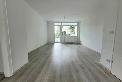 Schöne 3-Zimmer-Erdgeschoss-Wohnung mit Balkon! - Essen Stadtbezirk VII