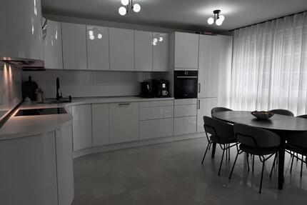 Neuwertige 3,5 Zimmer Maisonettenwohnung mit Einbauküche + Garage - Neuenstadt am Kocher