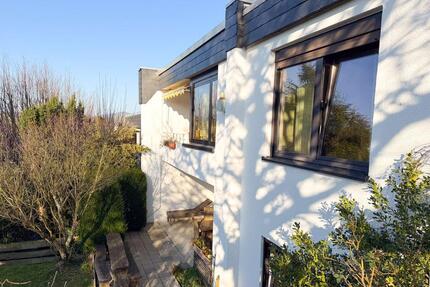 Familiendomizil mit wunderschönem Garten und Blicklage! - Bad Soden am Taunus