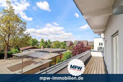 Helle Dachgeschosswohnung: bezugsfrei, toller Ausstattung & Sonnenidylle auf der ca. 40 m² Terrasse - Berlin Mahlsdorf