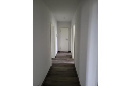 kwr GmbH: Curlandstr. 2, 1. Obergeschoss links in Rathenow