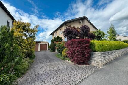 Mietwohnung nach Renovierung - 1.300,00&nbsp;EUR Kaltmiete, ca.&nbsp; 110,00&nbsp;m&sup2; in Oedheim (PLZ: 74229)